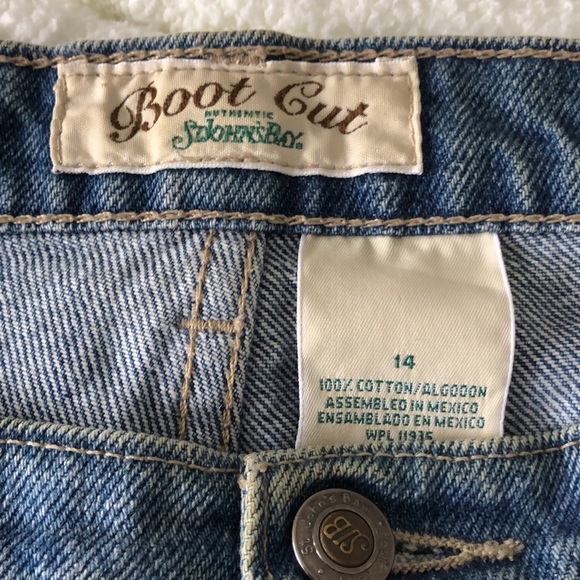St. John’s Bay Authentic Vintage boot cut jeans. Size 14. 5 pocket. No flaw. EUC - Picture 4 of 4